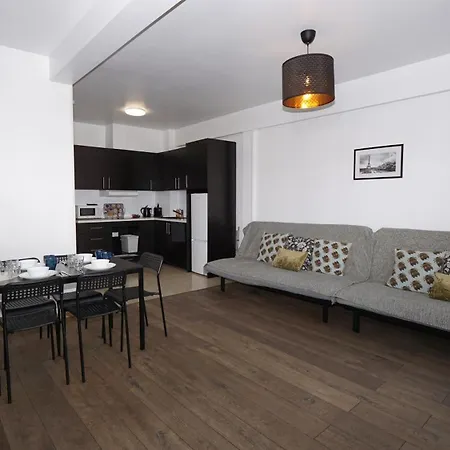 Brial 2 Bedrooms, Apartamento Antuérpia